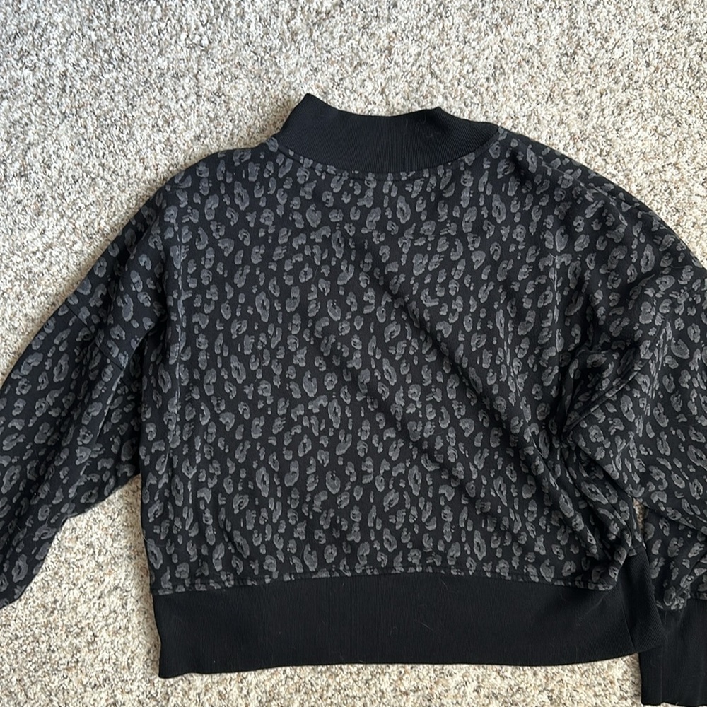 Old Navy Cheetah-Print Pullover - Picture 7 of 7